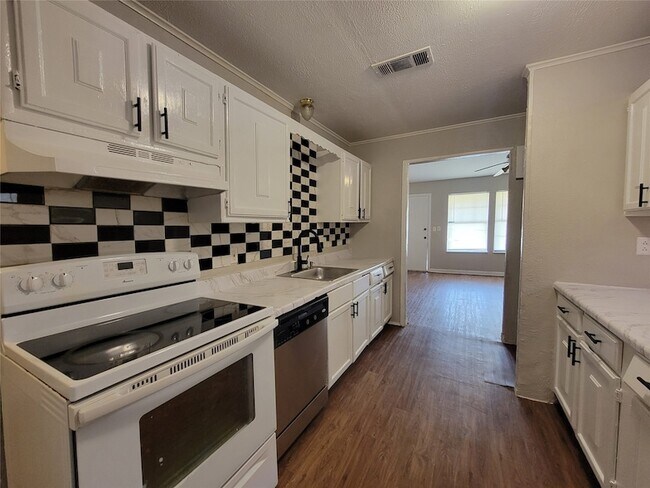 Foto del edificio - 1552 Cheyenne Rd