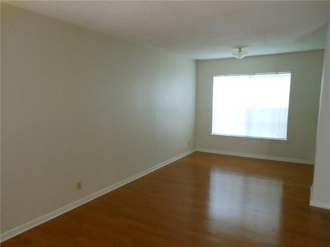 Foto del edificio - 2516 Enfield Rd