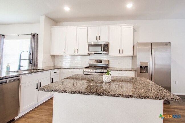 Building Photo - 324 Kenai Dr