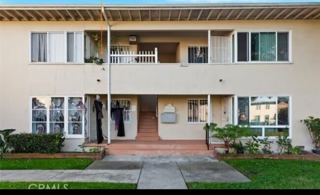 Foto del edificio - **MOVE-IN DEPOSIT SPECIAL** Lovely 2 Bedroom & 1 Bathroom