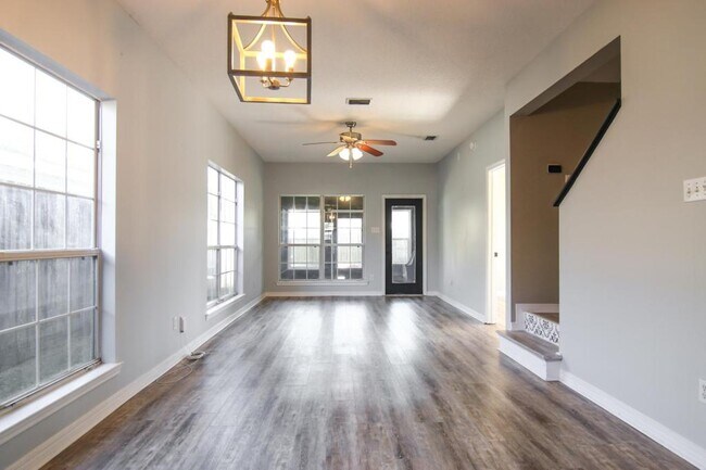 Building Photo - 7943 Audubon Dr