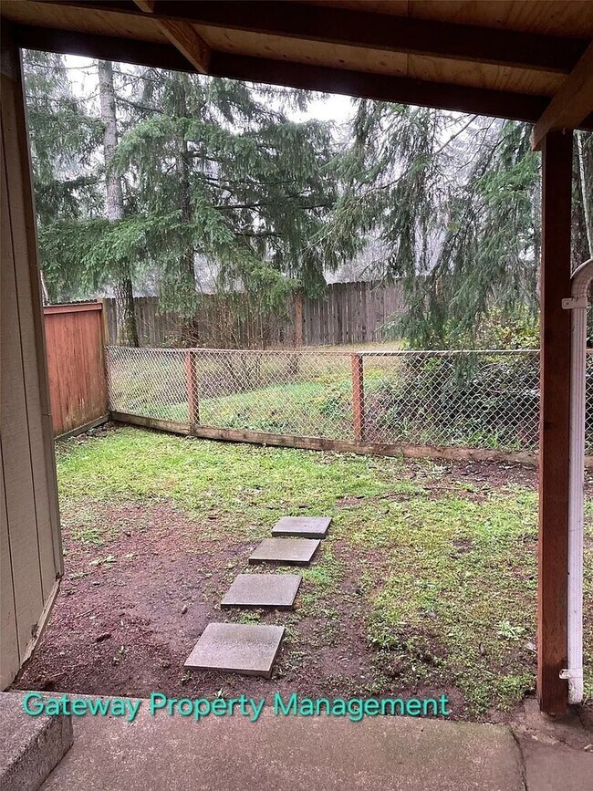 Foto del edificio - 2 bedroom Townhouse outside Shelton