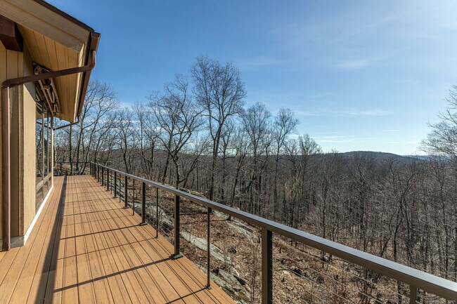 Building Photo - 21 Mauweehoo Hill