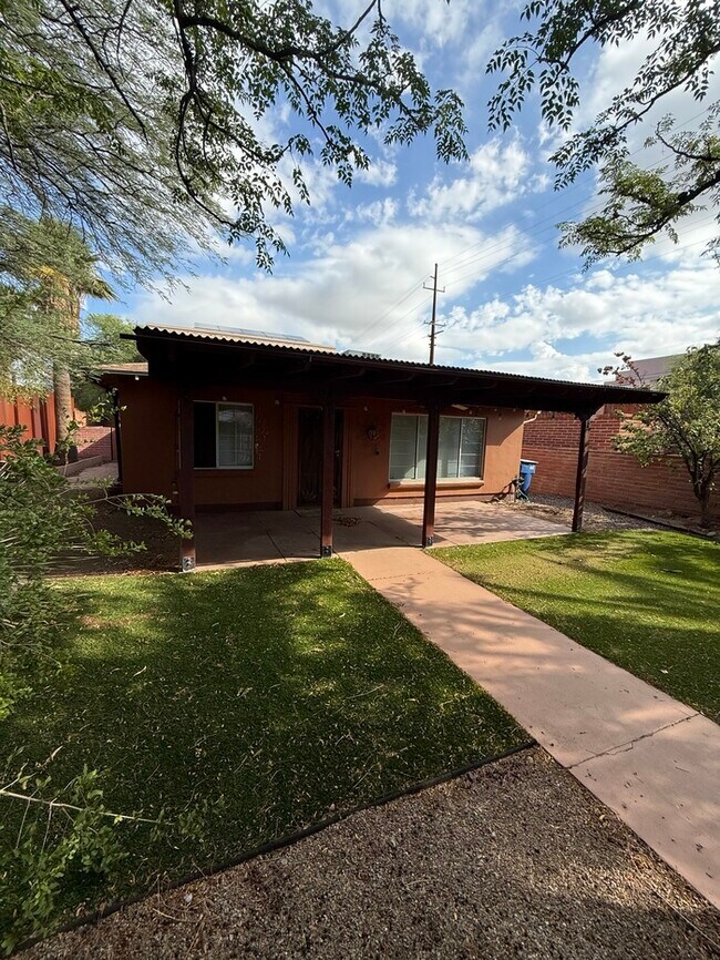 Foto del edificio - HOUSE FOR RENT