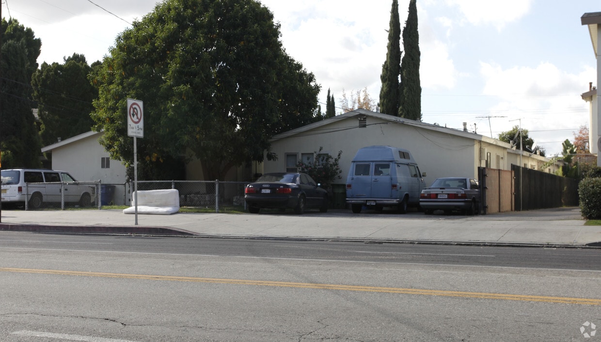 Primary Photo - 6901-6913 Coldwater Canyon Ave