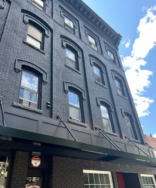 Building Photo - 41 Manchester St