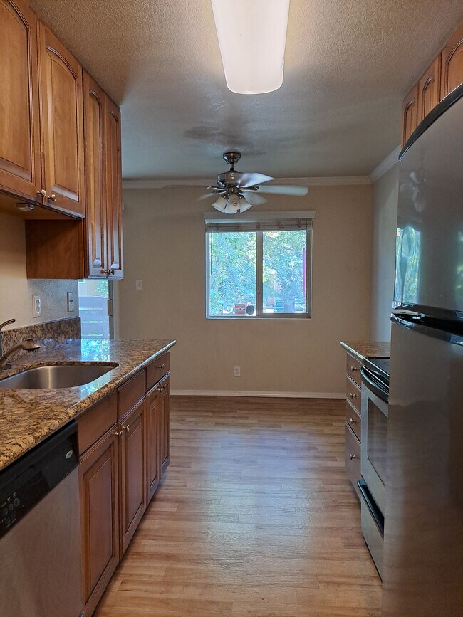 Foto del edificio - 504 Northbank Ct