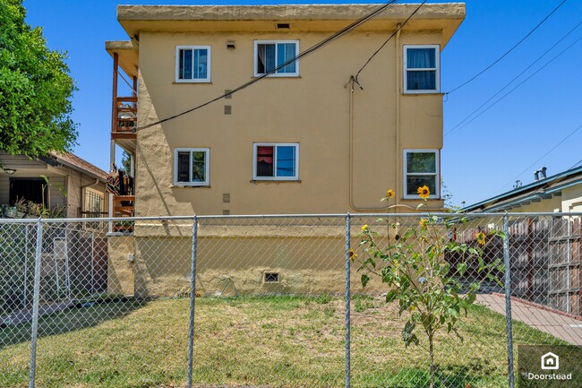 Foto del edificio - 2125 14th Ave