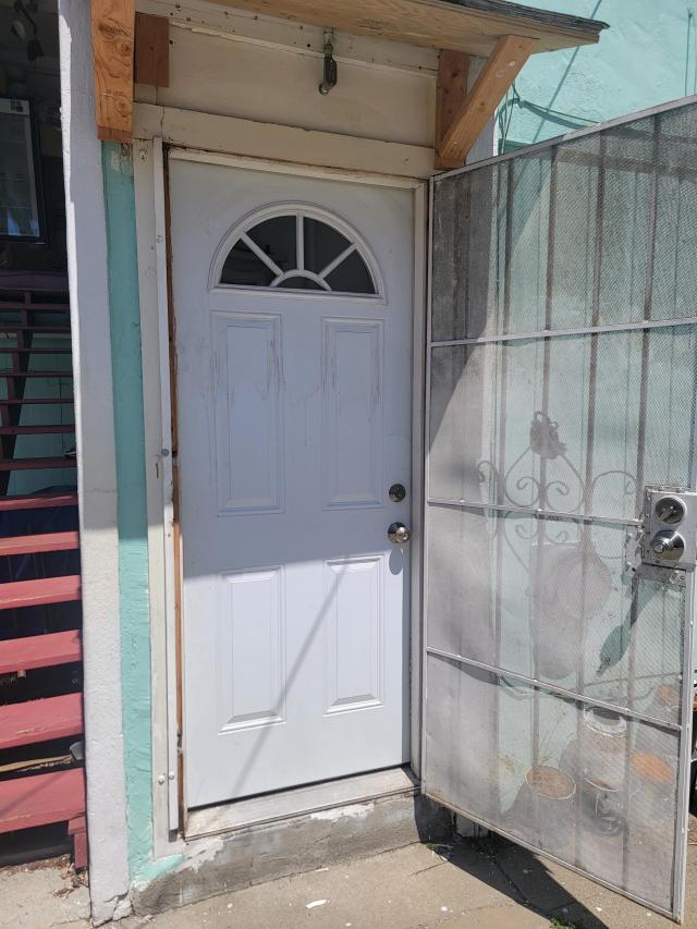 Building Photo - 1 bedroom in Oakland CA 94619