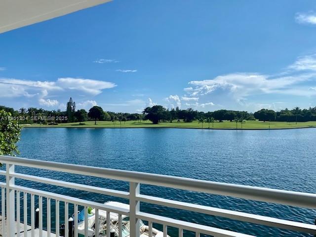 Foto del edificio - 9250 W Bay Harbor Dr