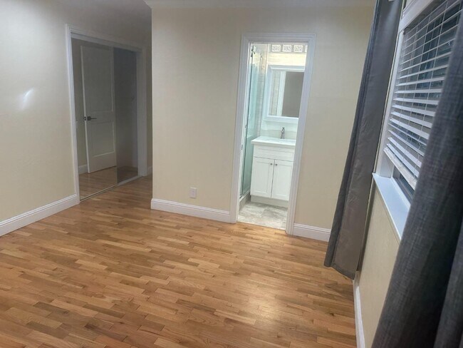 Building Photo - 1399 Glenmoor Way
