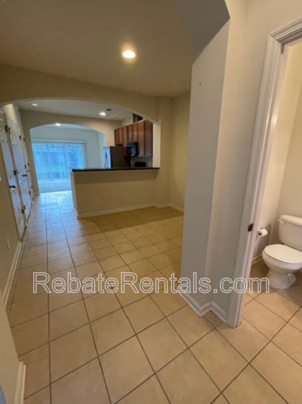 Building Photo - 13026 Sunset Lake Dr