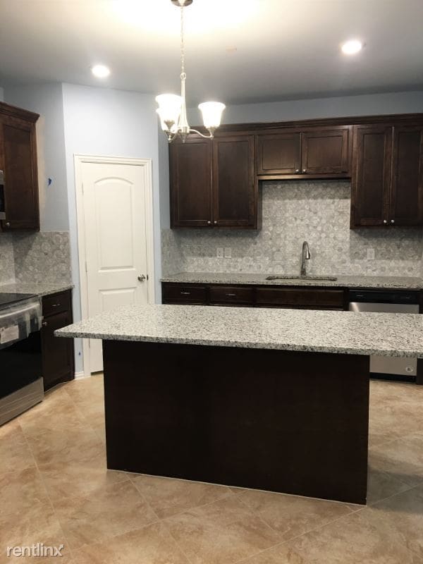 Building Photo - 3 br, 3 bath Townhome - 4630 Hafeela Drive