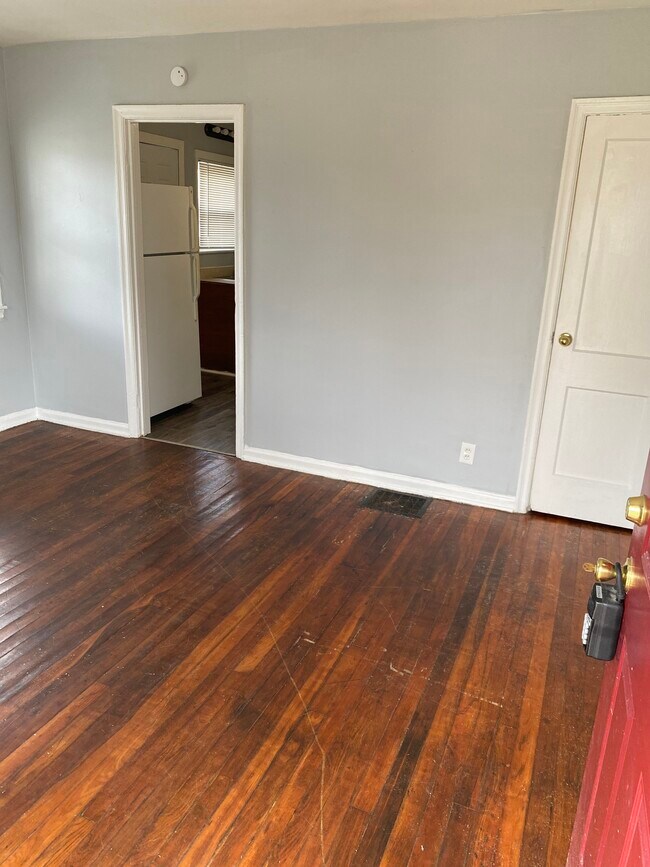 2043 Glenridge Dr, Indianapolis, IN 46218 House Rental in