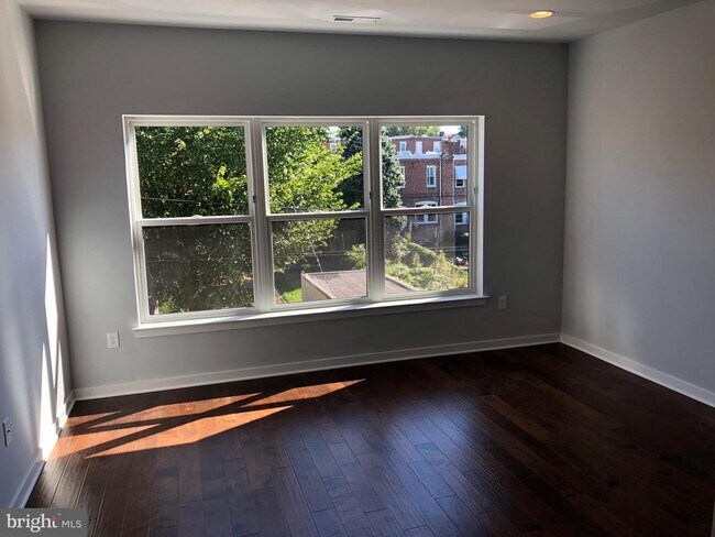 Foto del edificio - 436 Kingsley St