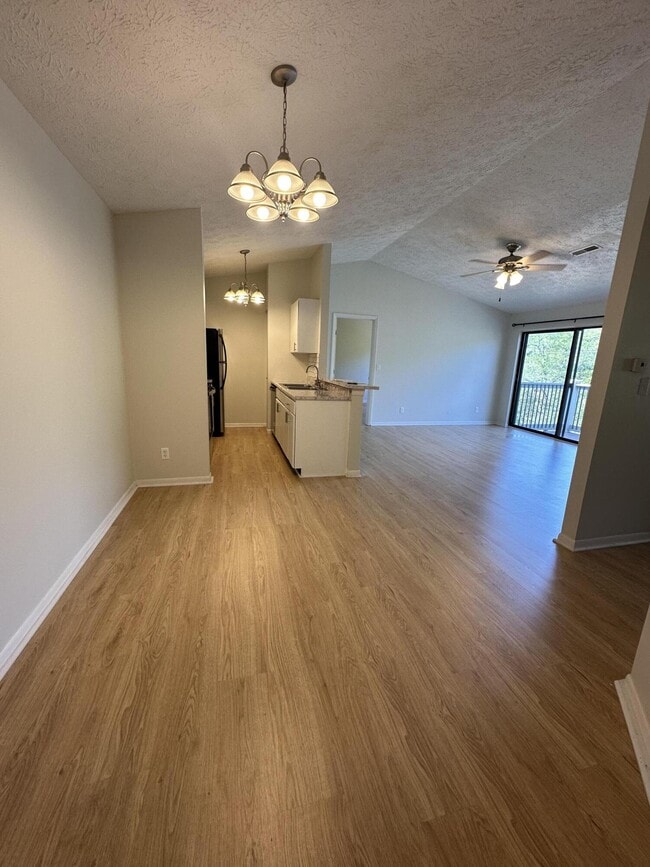 Building Photo - 22 Woodland Hills Dr