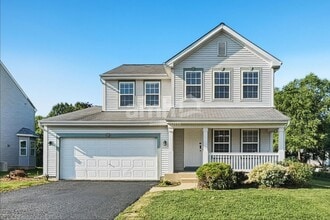 Building Photo - 204 Winding Trl