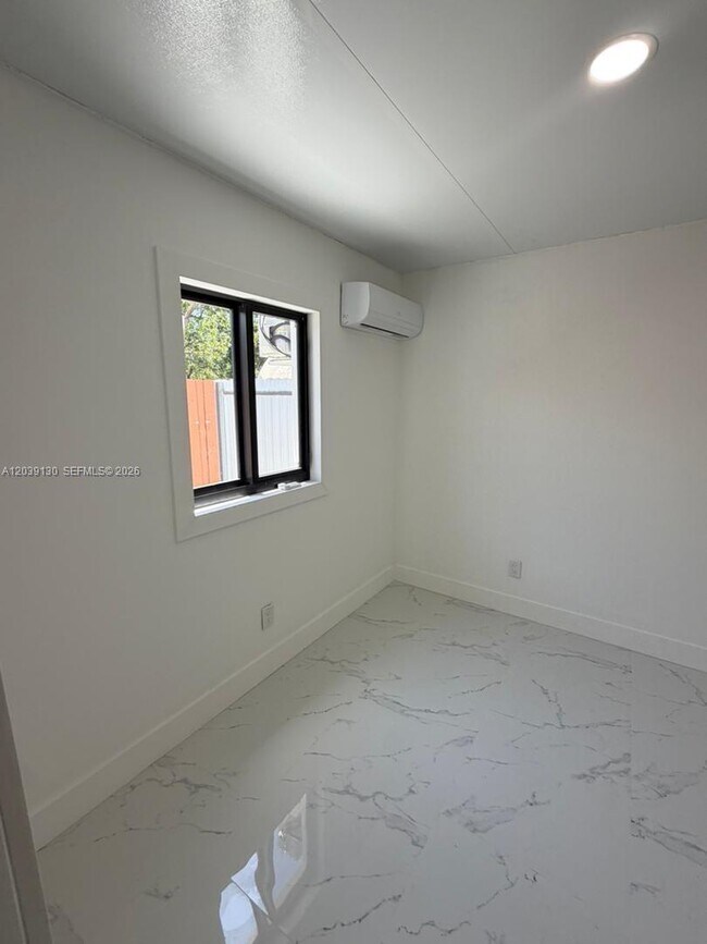 Foto del edificio - 1230 NW 135th St