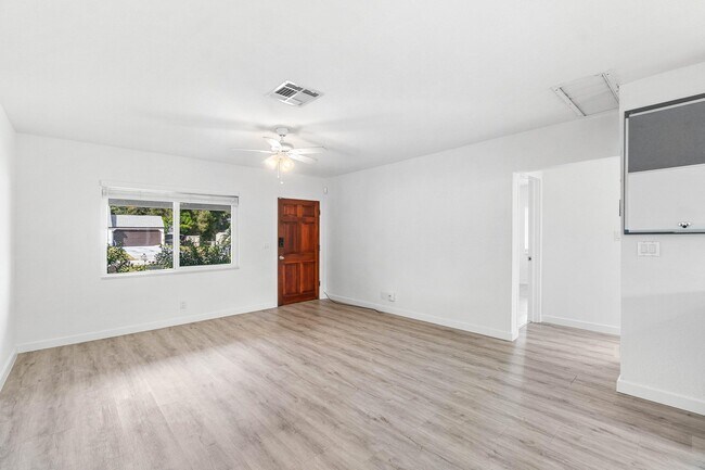 Foto del edificio - 5068 Sunrise Blvd