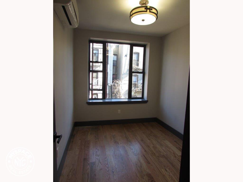 Building Photo - 1706 Gates Ave