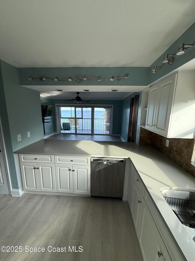 Foto del edificio - 1540 Riverside Dr