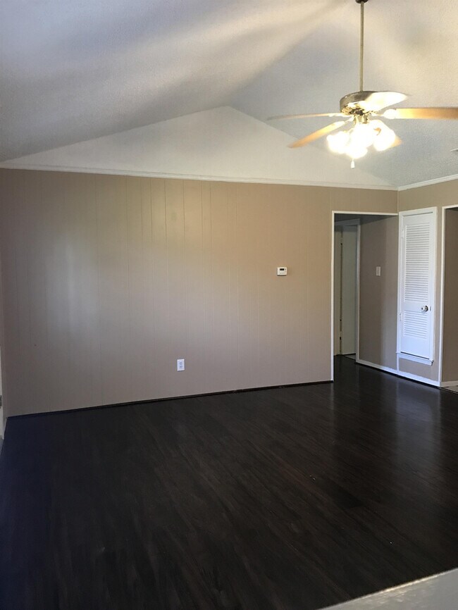 Building Photo - Emerald Hills Way