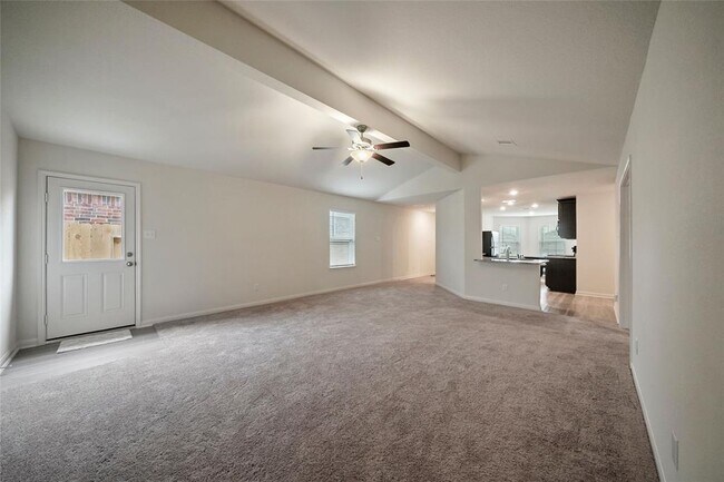 Building Photo - 15230 Central Lakes Dr