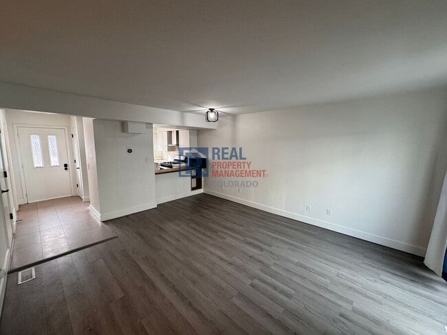 Photo - 233 S Nome St Townhome