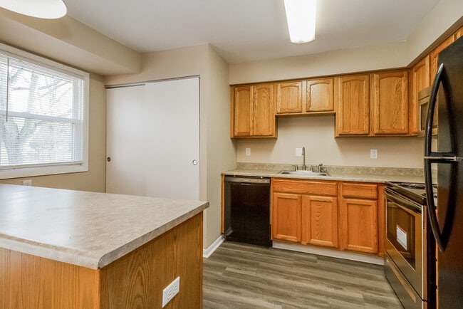 Building Photo - 10319 Pottinger