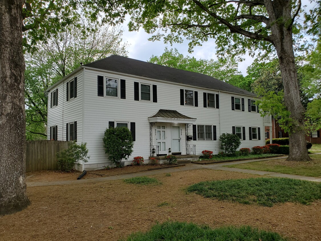 Front - 901 Saint Marys St