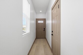 Building Photo - 2809 Trumbull Rd