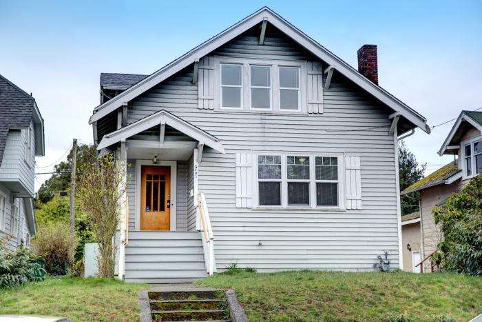 Primary Photo - 8 bedroom in Seattle WA 98105