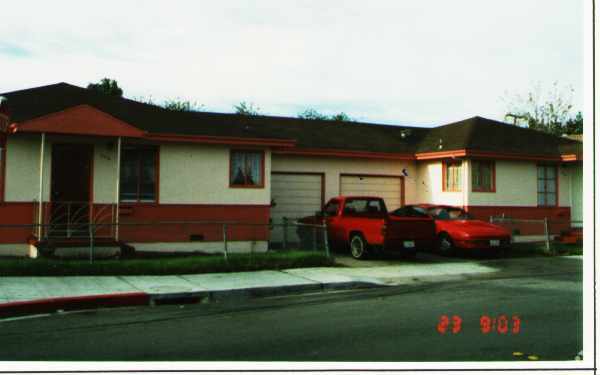 Building Photo - 624-626 Stambaugh St