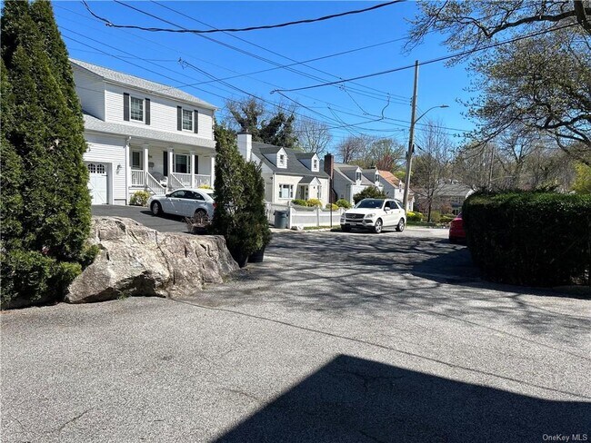 Building Photo - 29 Wickford Rd
