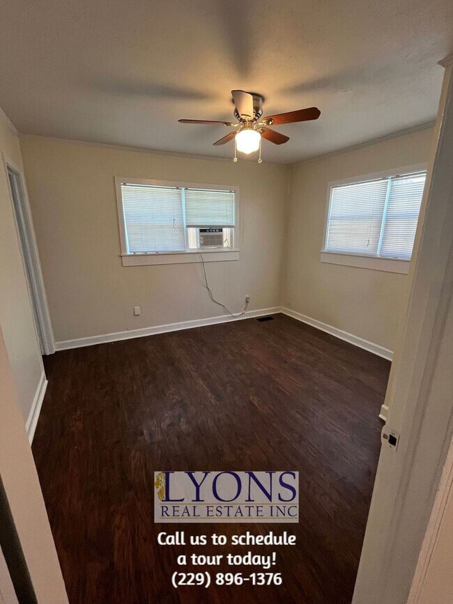 Foto del edificio - 615 E Brookwood Dr