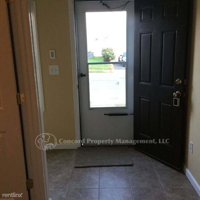 Foto del edificio - 3 br, 1.5 bath House - 221 Ashwood Rd