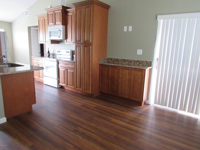 Foto del edificio - 526 Beach Park Ln