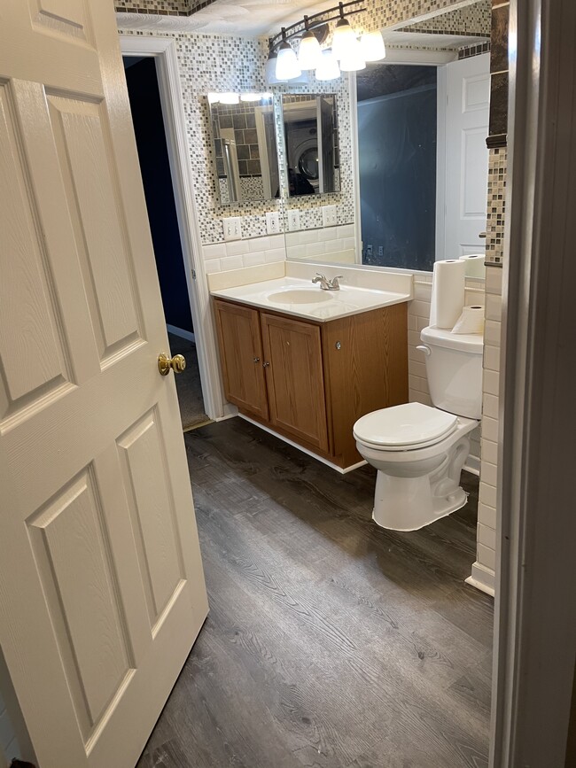 Bathroom 1 - 14100 Farnsworth Ln
