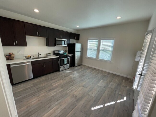 Foto del edificio - 524 Lincoln Ave.