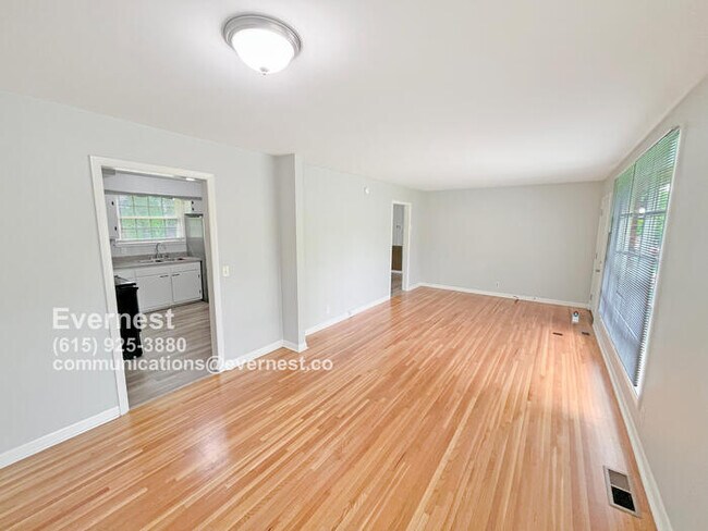 Foto del edificio - Charming 3-Bedroom Family Home in Great Lo...