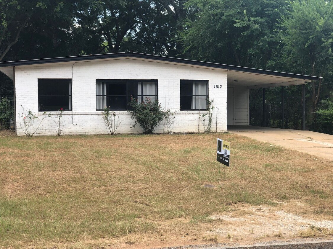 Foto principal - Cute 3 Bedroom House in Longview ISD