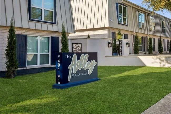 Foto del edificio - The Ashley at Bluffview Apartments