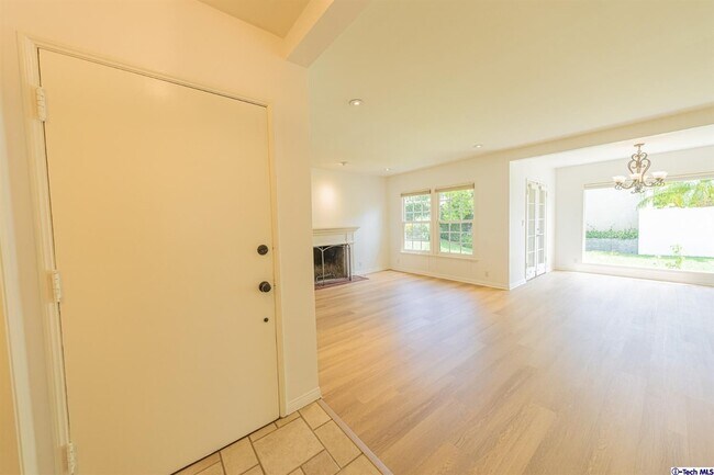 Foto del edificio - 2744 N Myers St