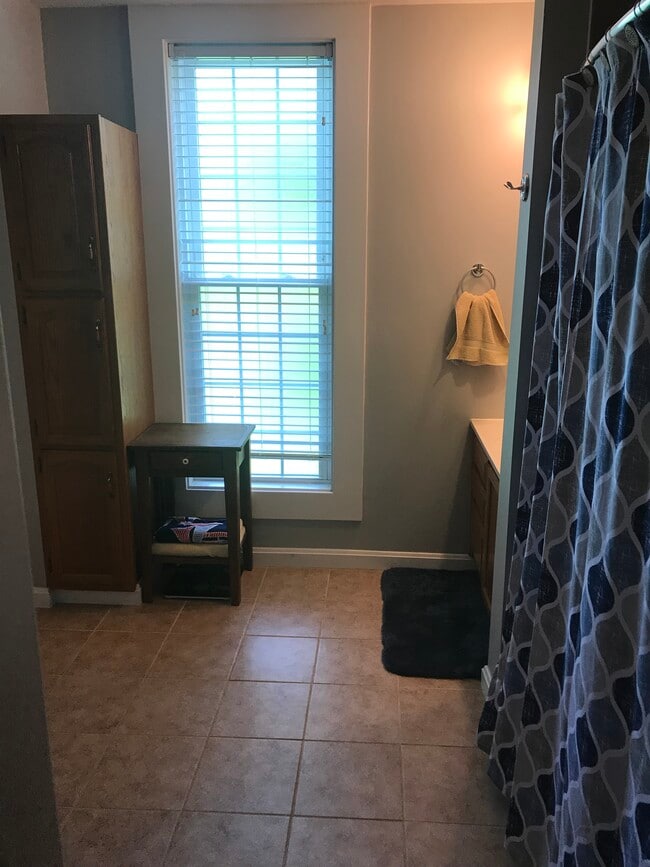 Bathroom 1 - 11031 Edinboro Rd
