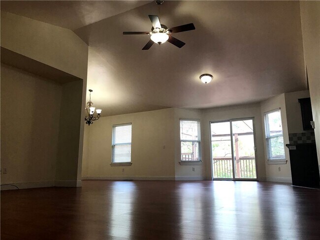 Foto del edificio - 1652 W Cedar St