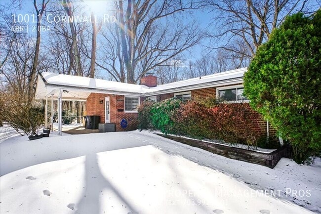 Photo - 10011 Cornwall Rd House