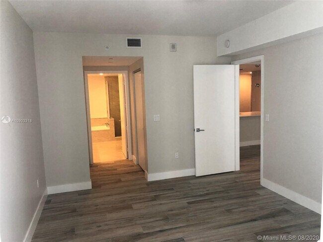 Building Photo - 488 NE 18th St