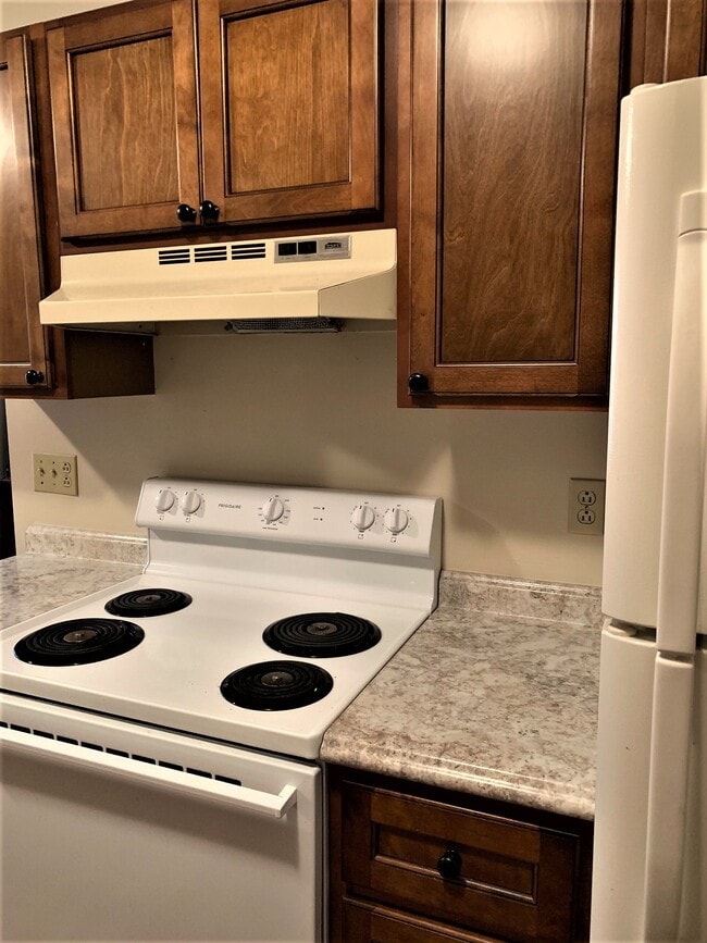 Building Photo - 205 Hialeah Dr