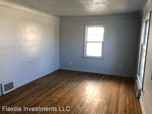 Building Photo - 2 br, 1.5 bath House - 4352 Ingleside