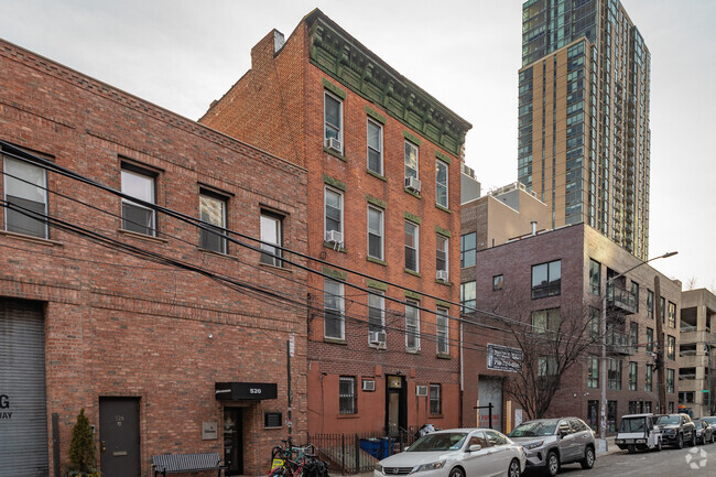 Building Photo - 516 47th Rd